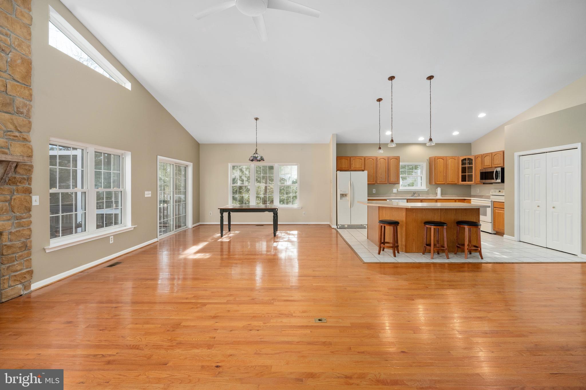 LAKE OF THE WOODS - Residential Lease