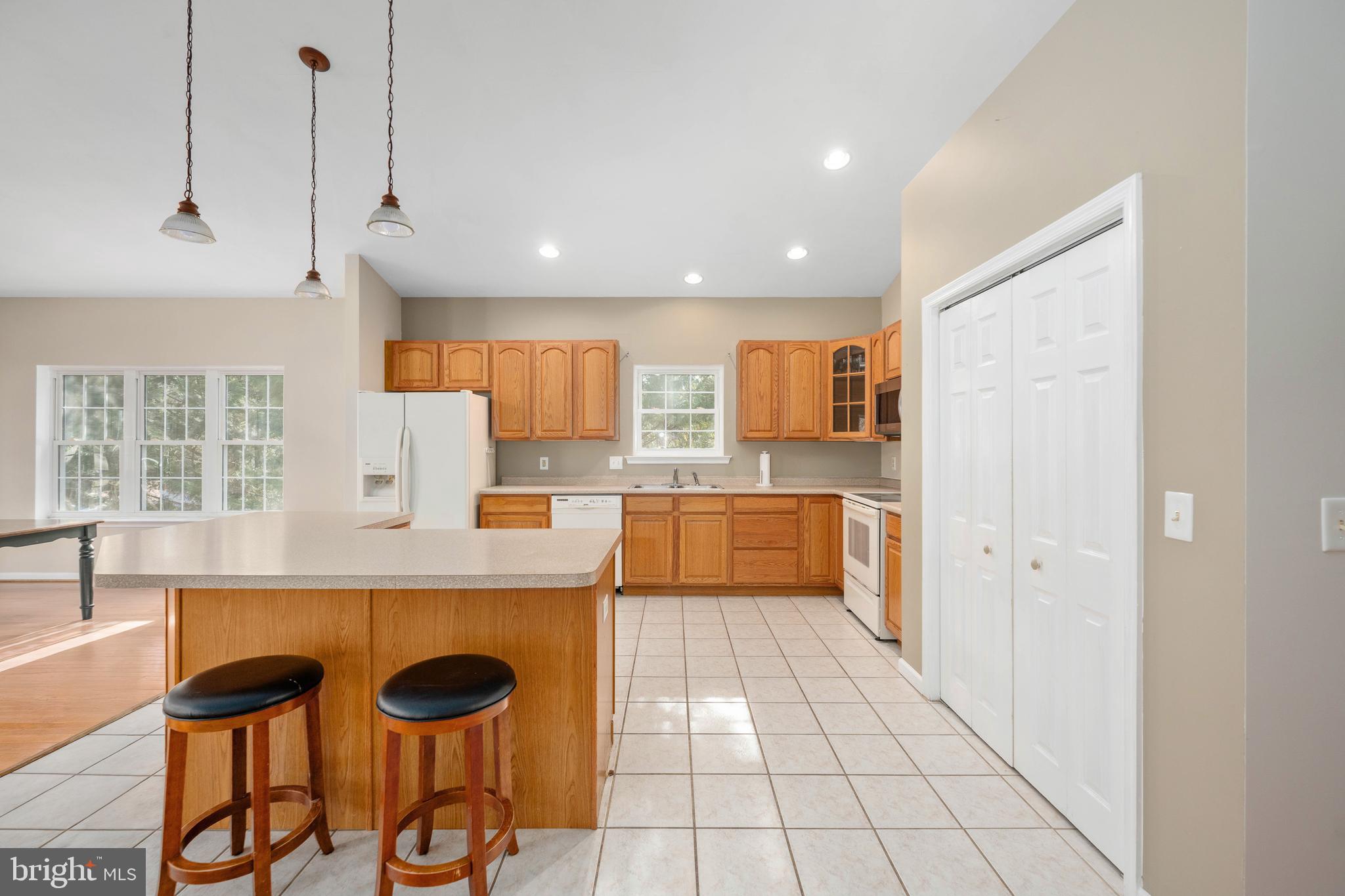 LAKE OF THE WOODS - Residential Lease