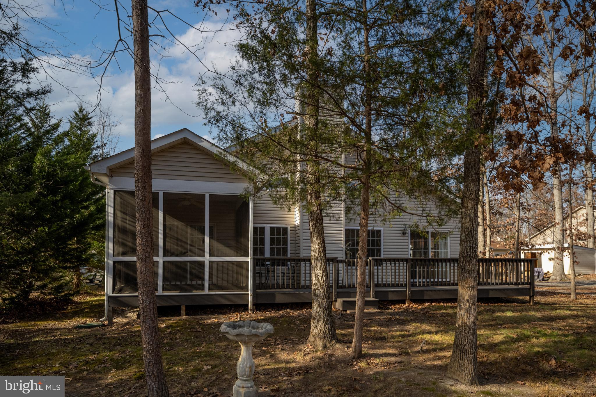 LAKE OF THE WOODS - Residential Lease