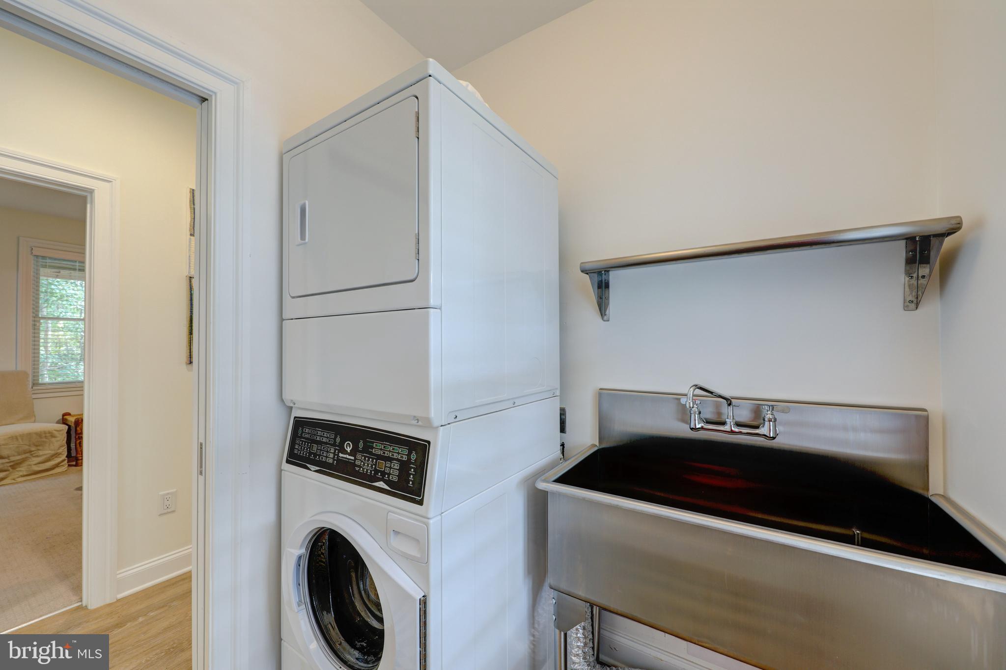 OCEAN BREEZES - Residential