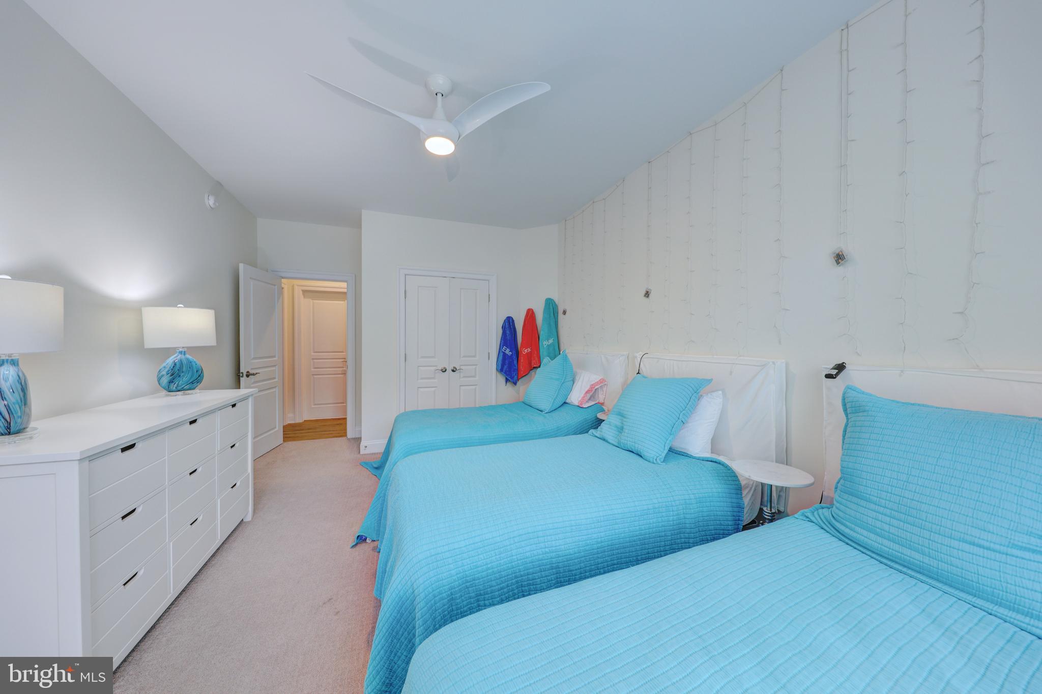 OCEAN BREEZES - Residential