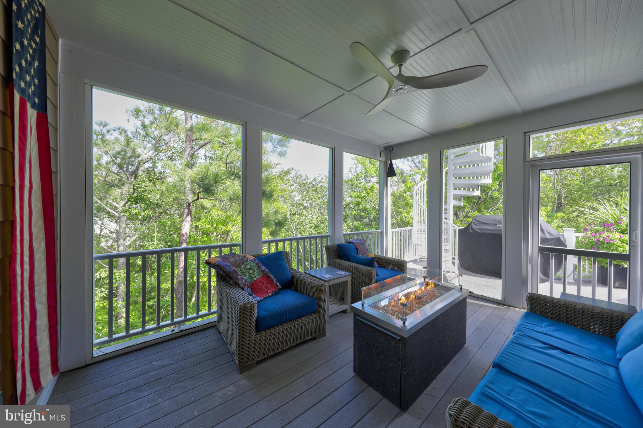 OCEAN BREEZES - Residential