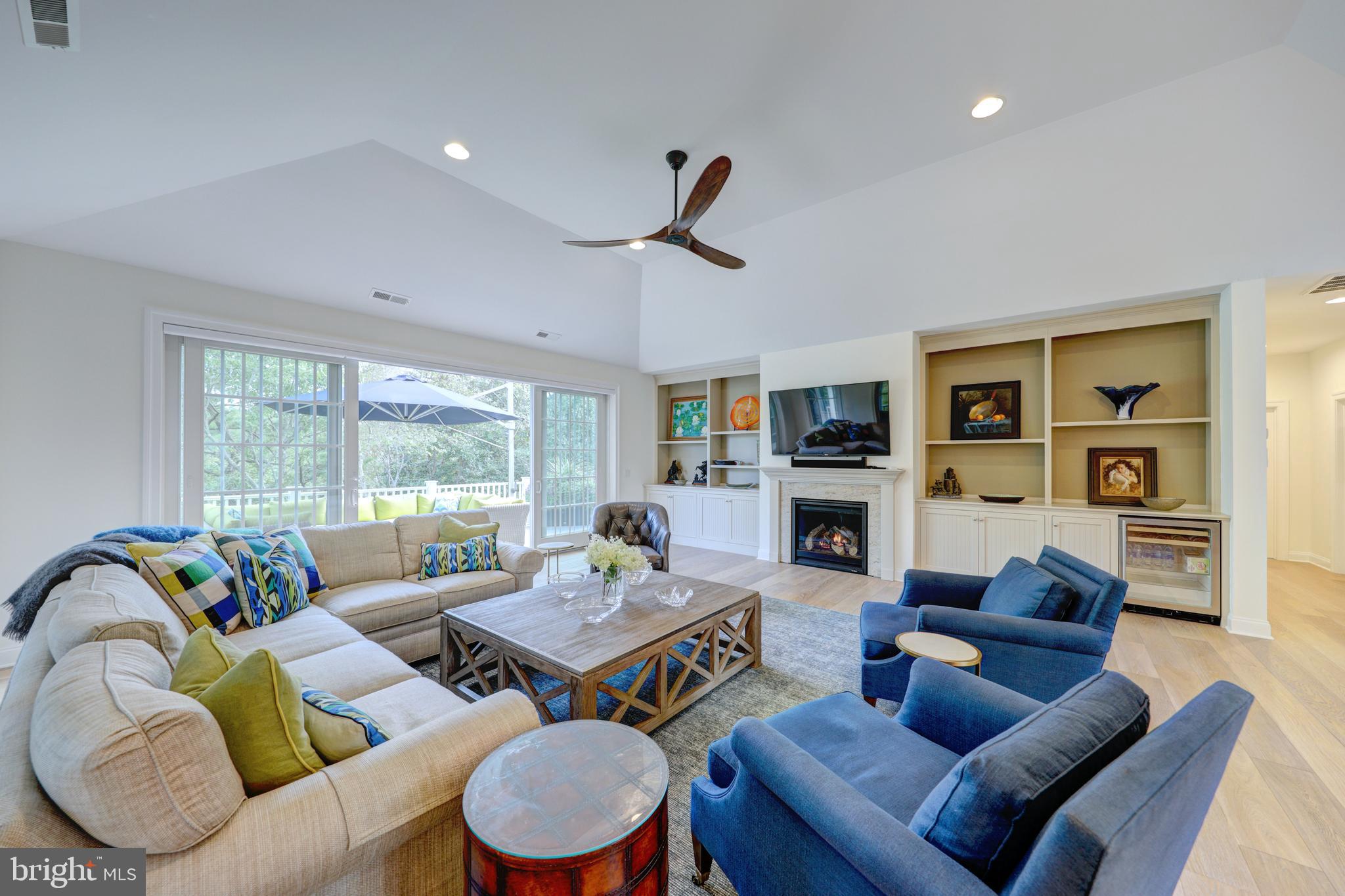 OCEAN BREEZES - Residential