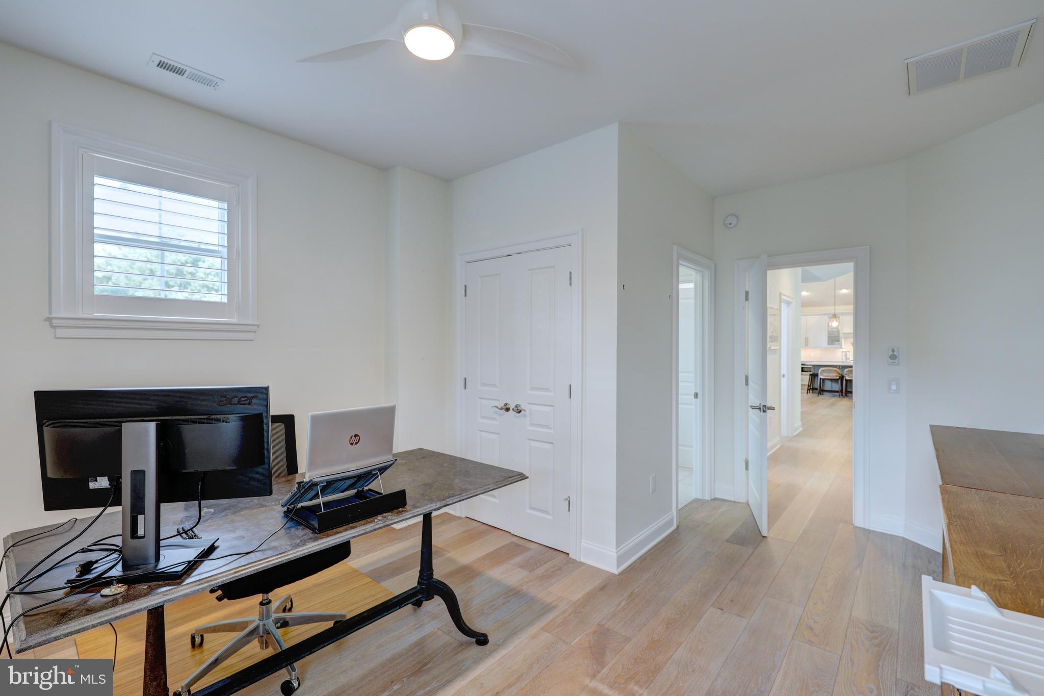 OCEAN BREEZES - Residential