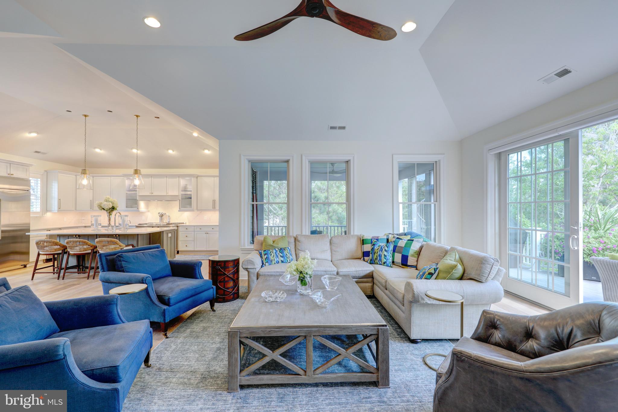 OCEAN BREEZES - Residential