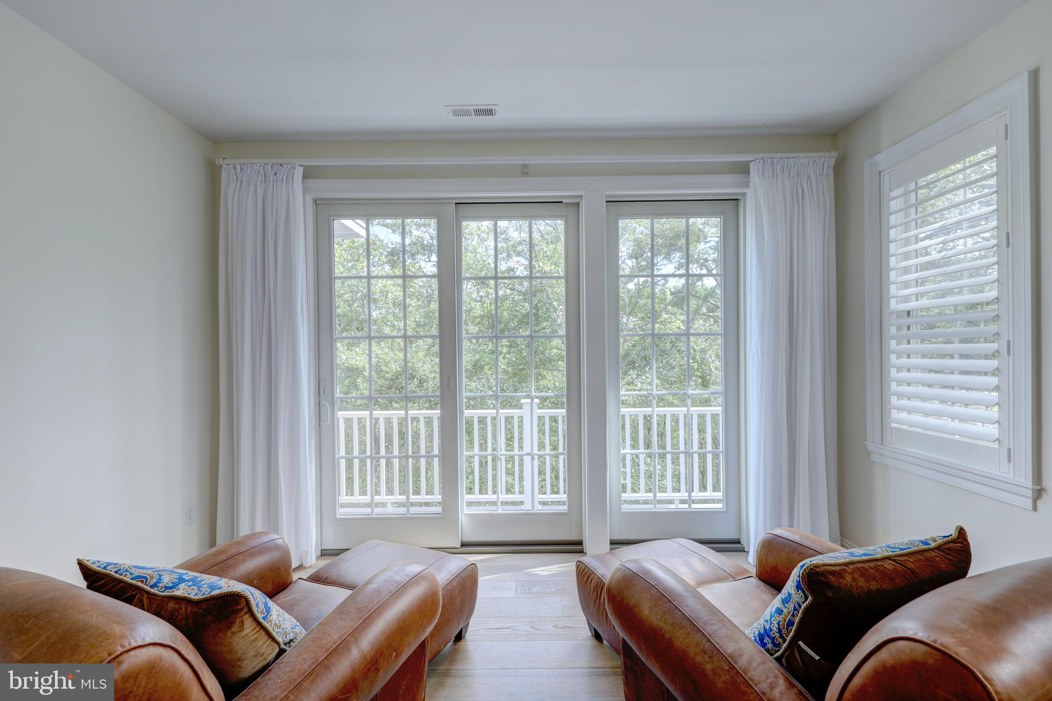 OCEAN BREEZES - Residential