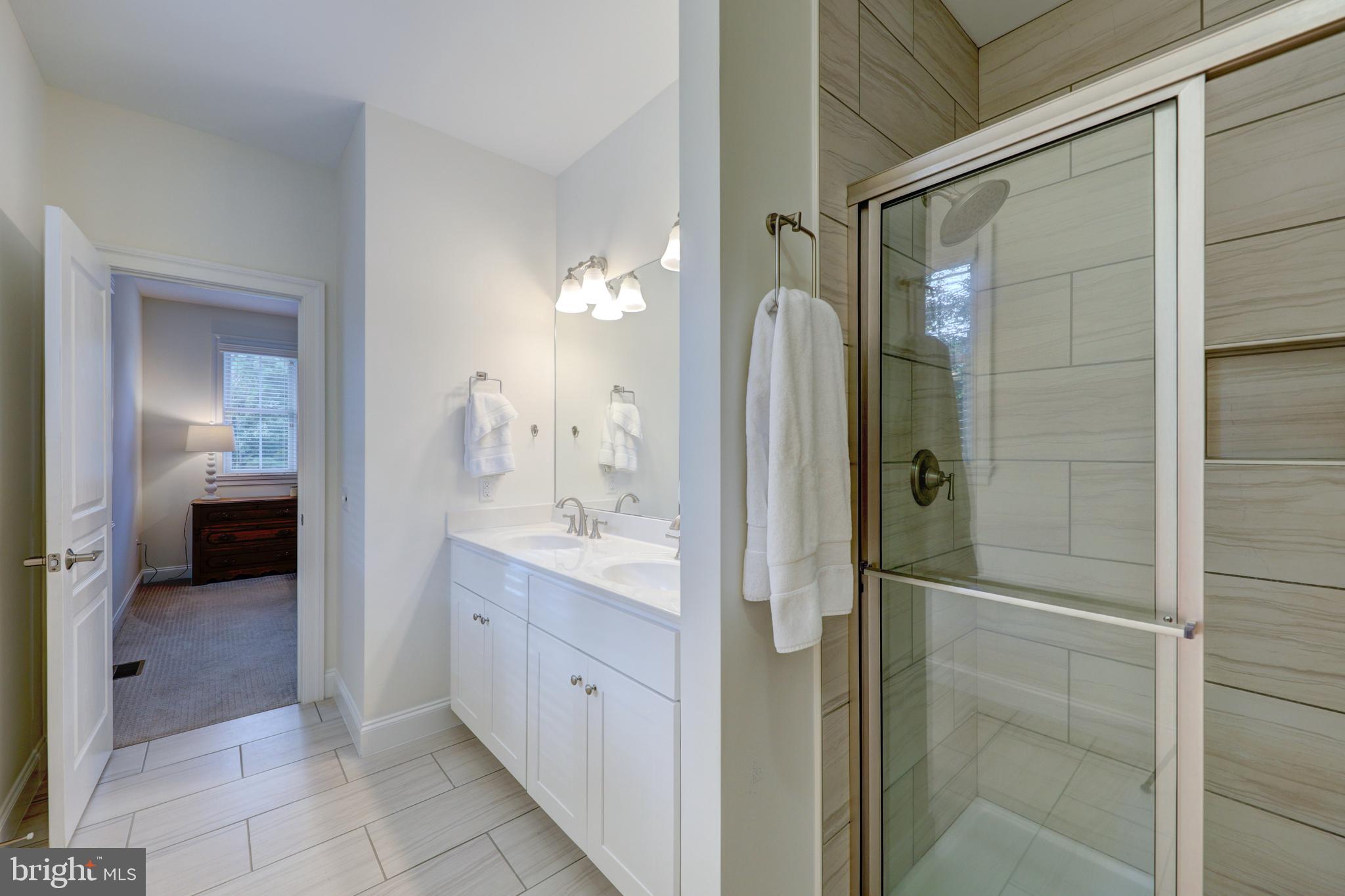 OCEAN BREEZES - Residential