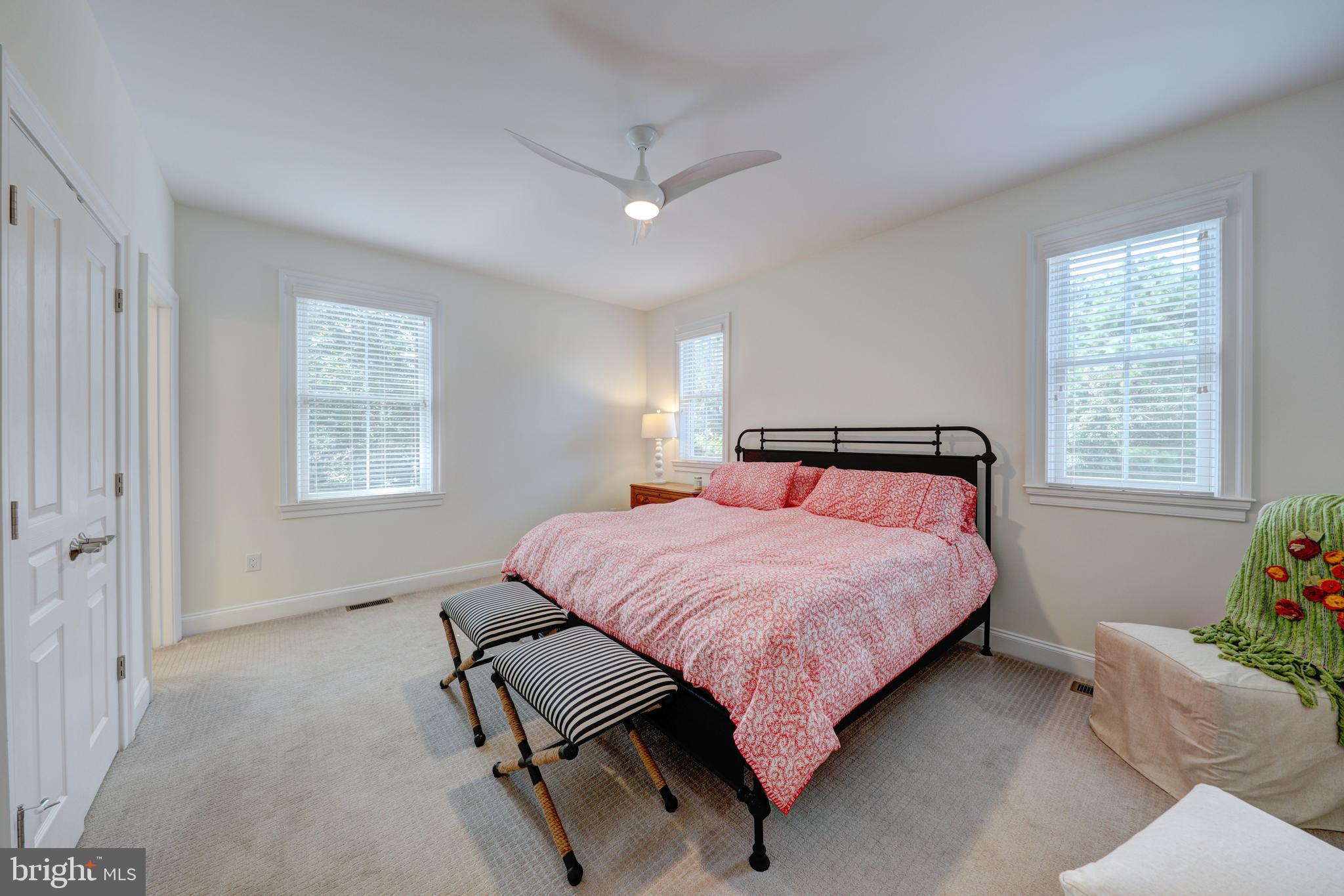 OCEAN BREEZES - Residential