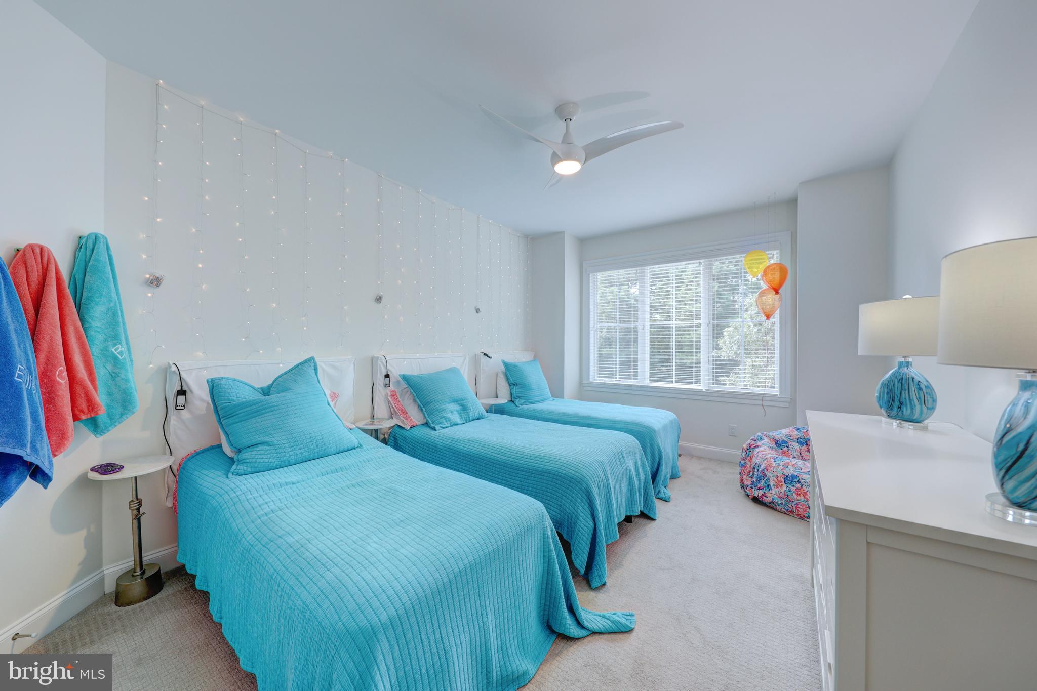 OCEAN BREEZES - Residential