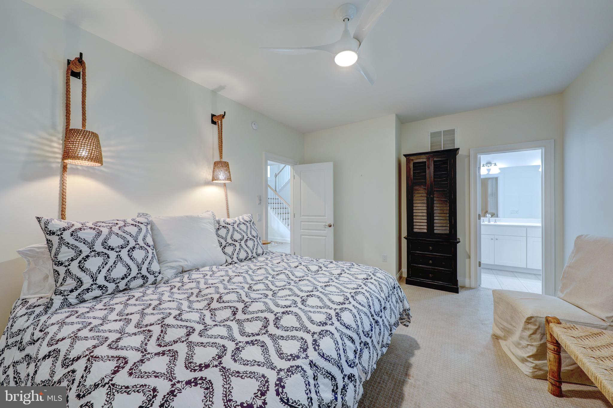 OCEAN BREEZES - Residential