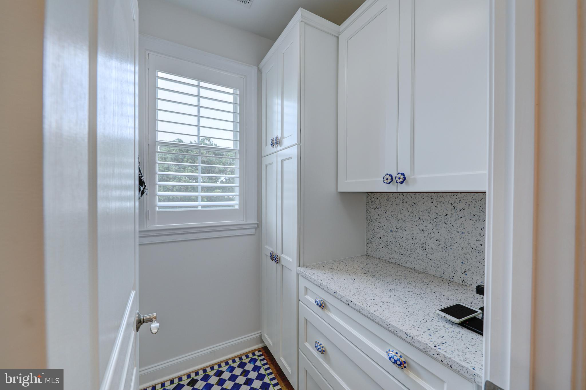 OCEAN BREEZES - Residential