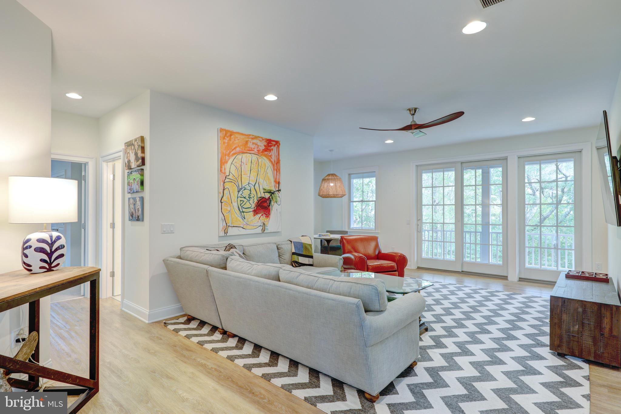 OCEAN BREEZES - Residential