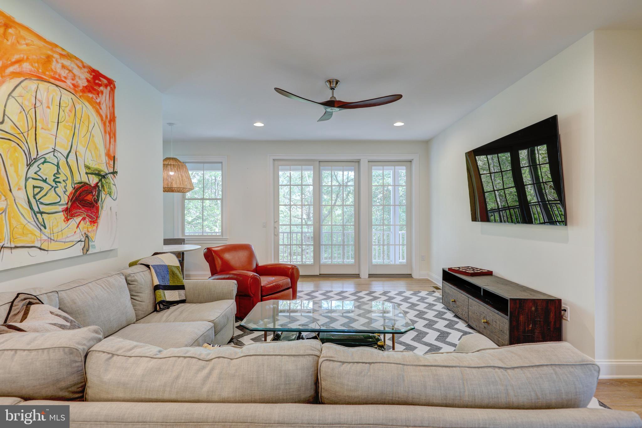 OCEAN BREEZES - Residential