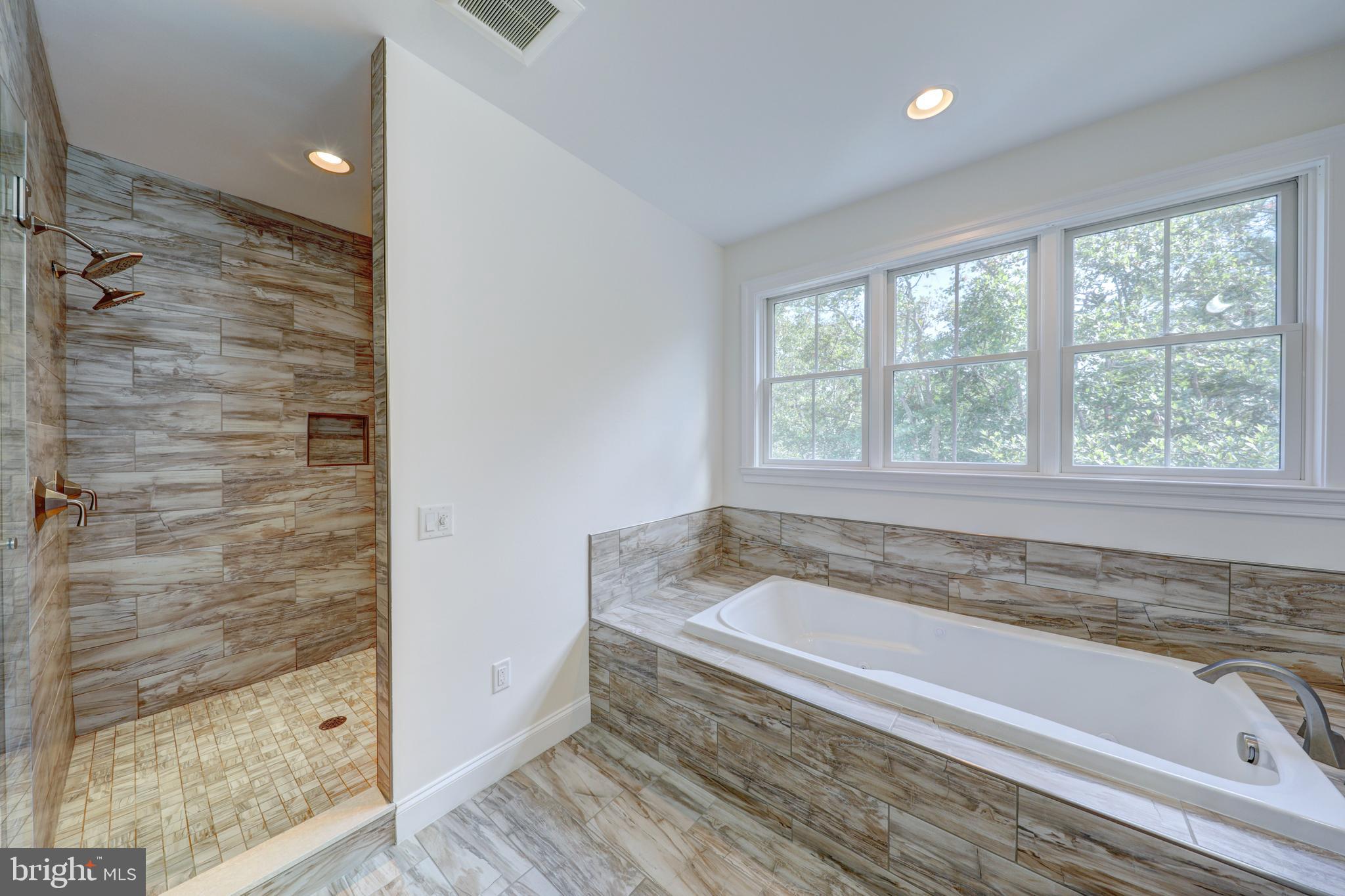 OCEAN BREEZES - Residential