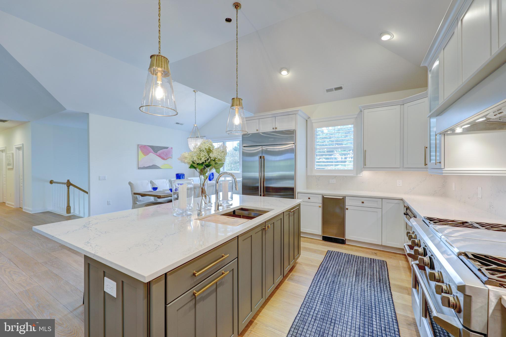 OCEAN BREEZES - Residential