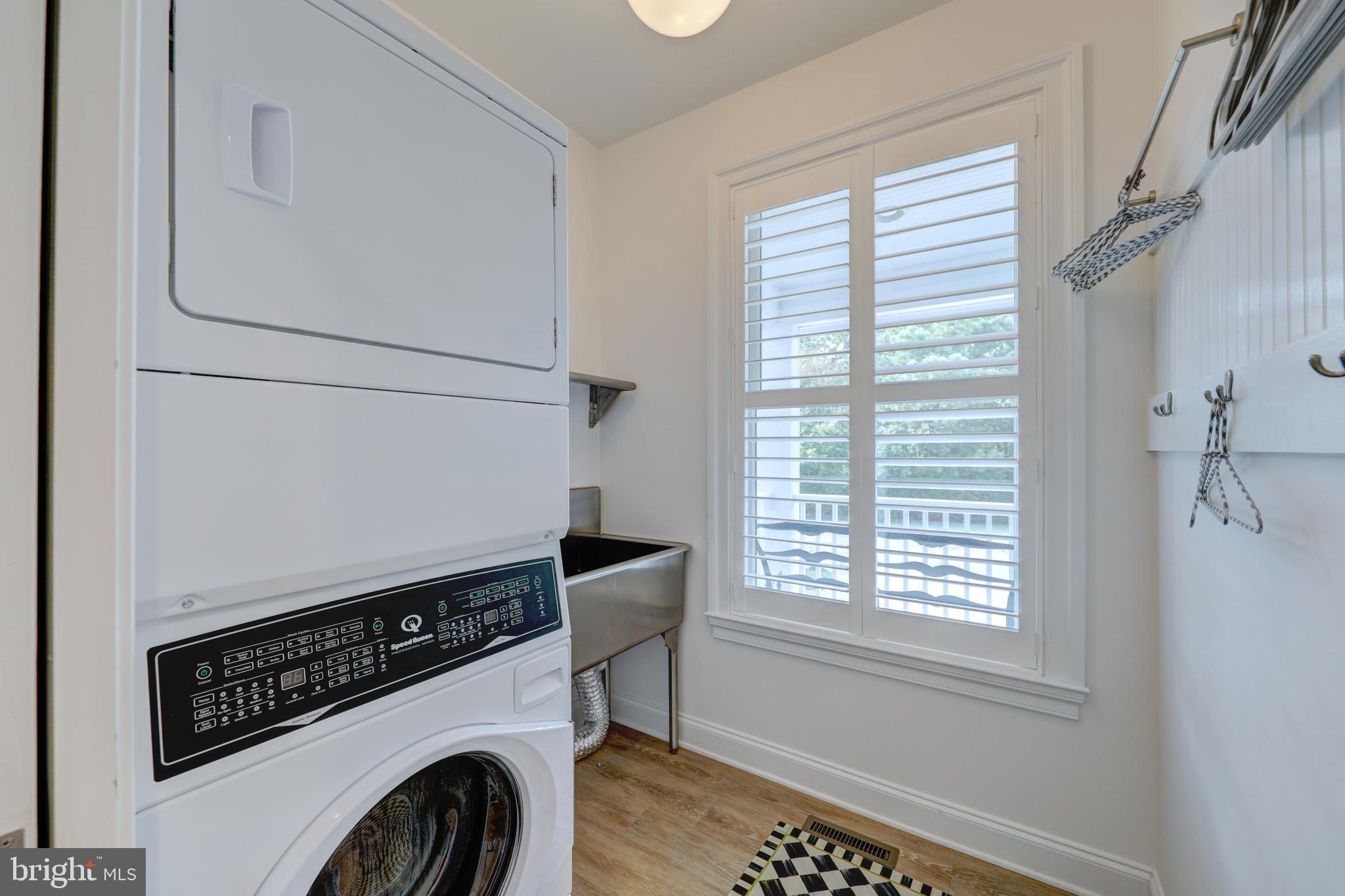 OCEAN BREEZES - Residential