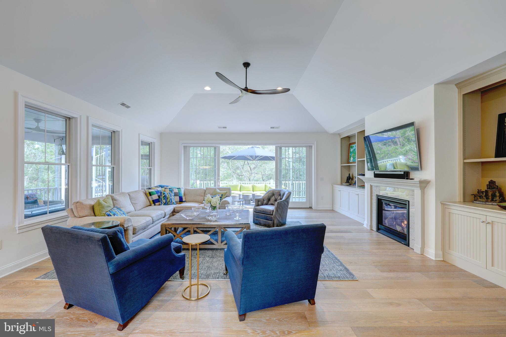 OCEAN BREEZES - Residential