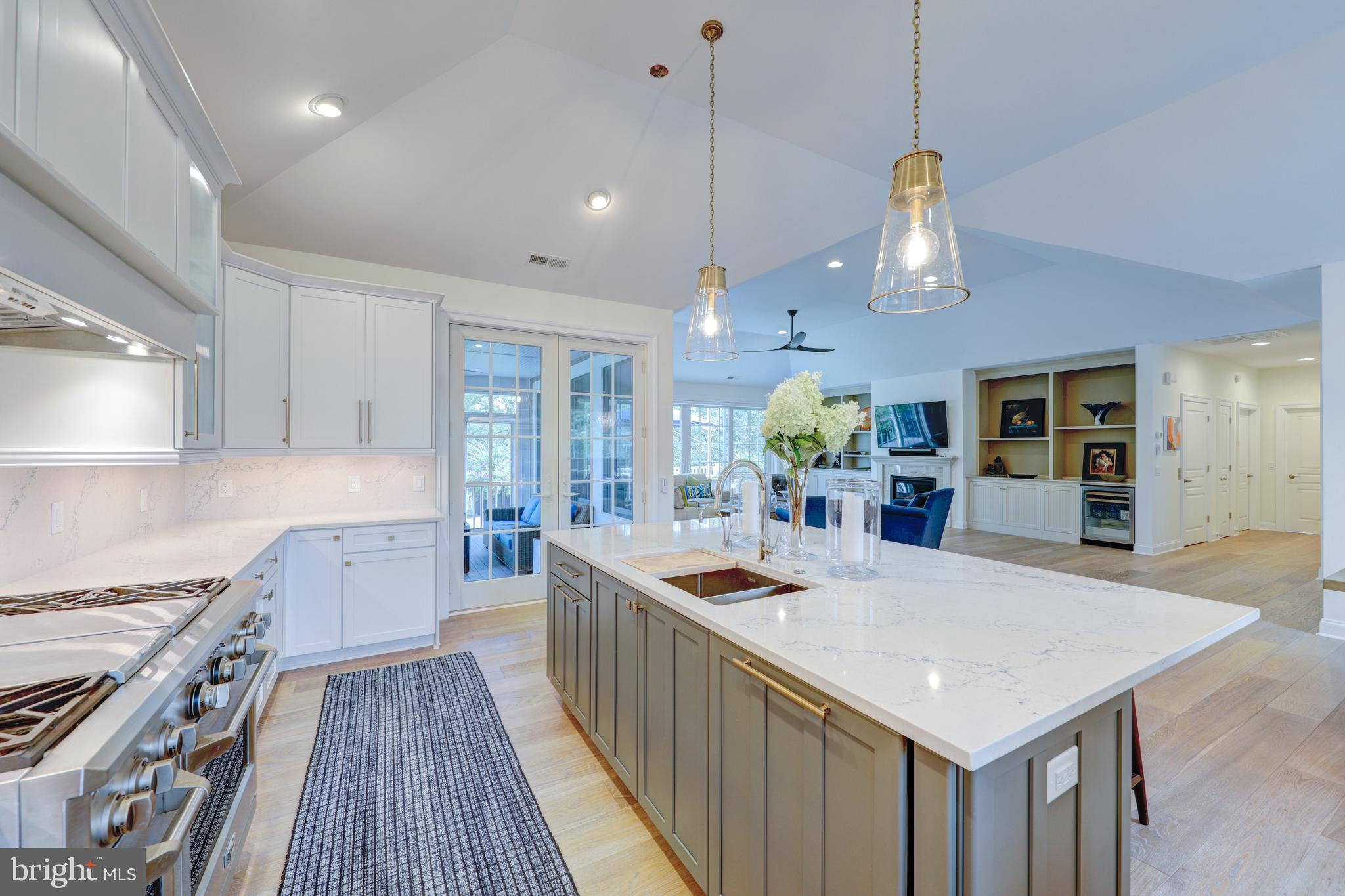 OCEAN BREEZES - Residential