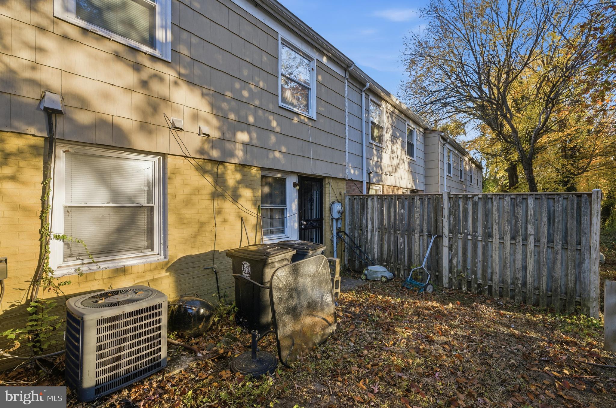 PINEWOOD HILL - Residential