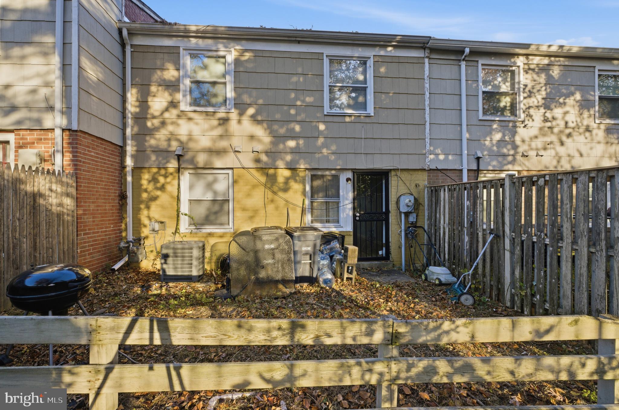 PINEWOOD HILL - Residential