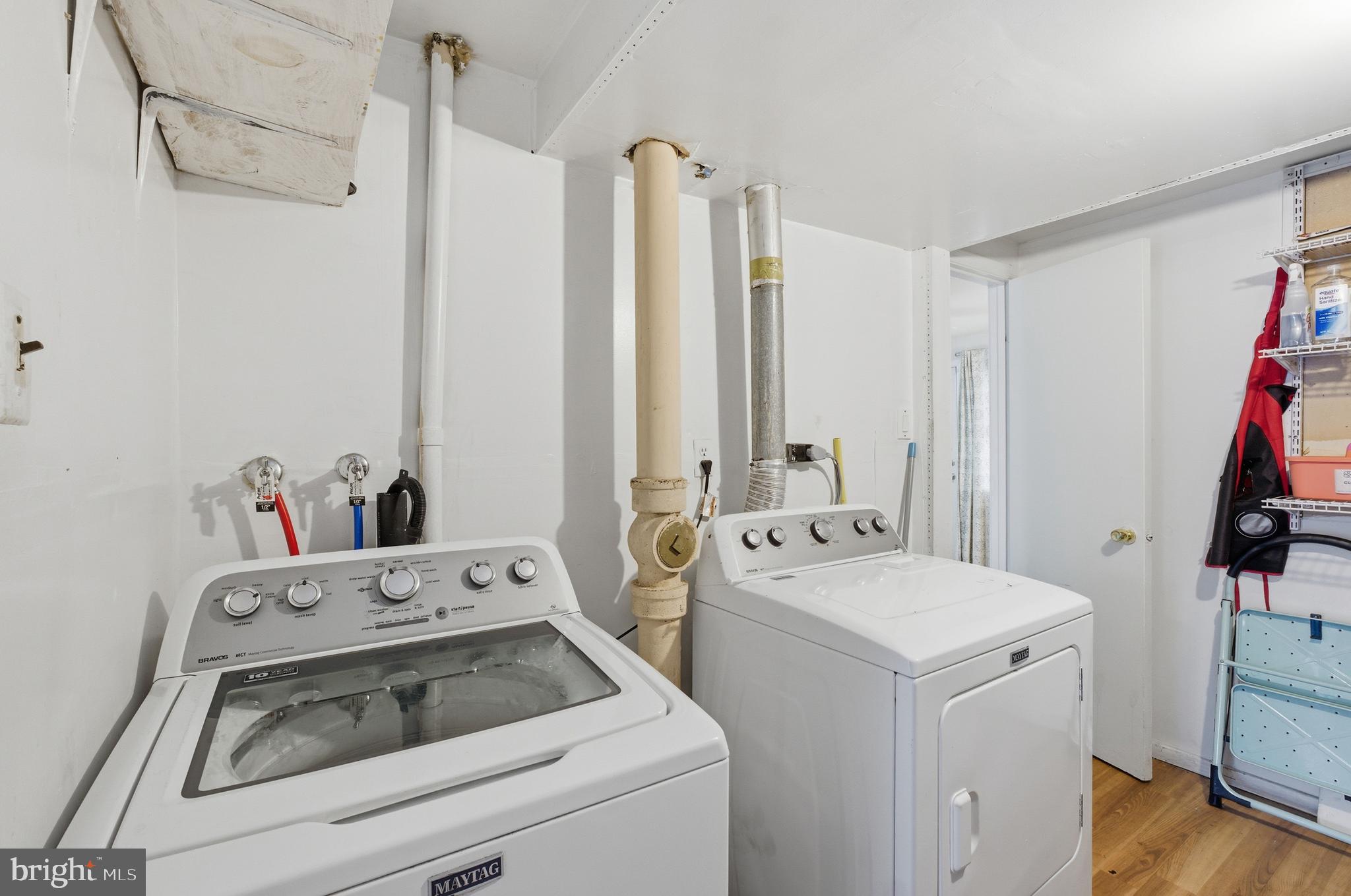 PINEWOOD HILL - Residential