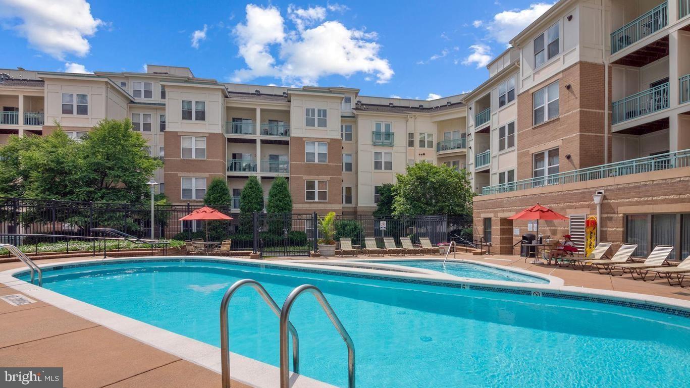 MARKET STREET AT TOWN CENTER - Residential