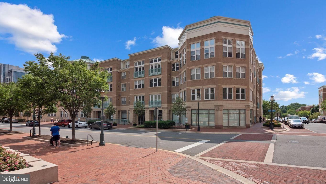 MARKET STREET AT TOWN CENTER - Residential