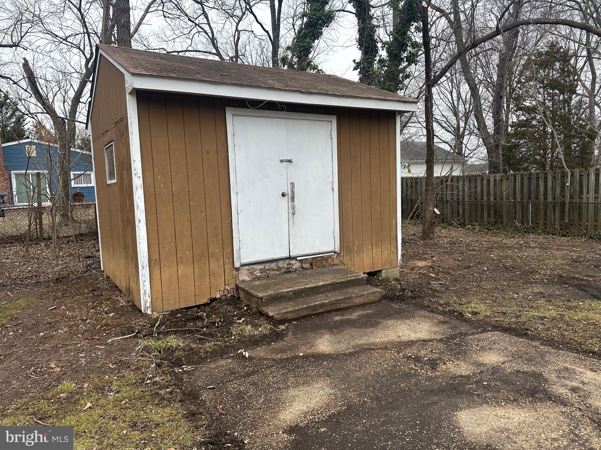 GLEN GARDENS - Residential Lease