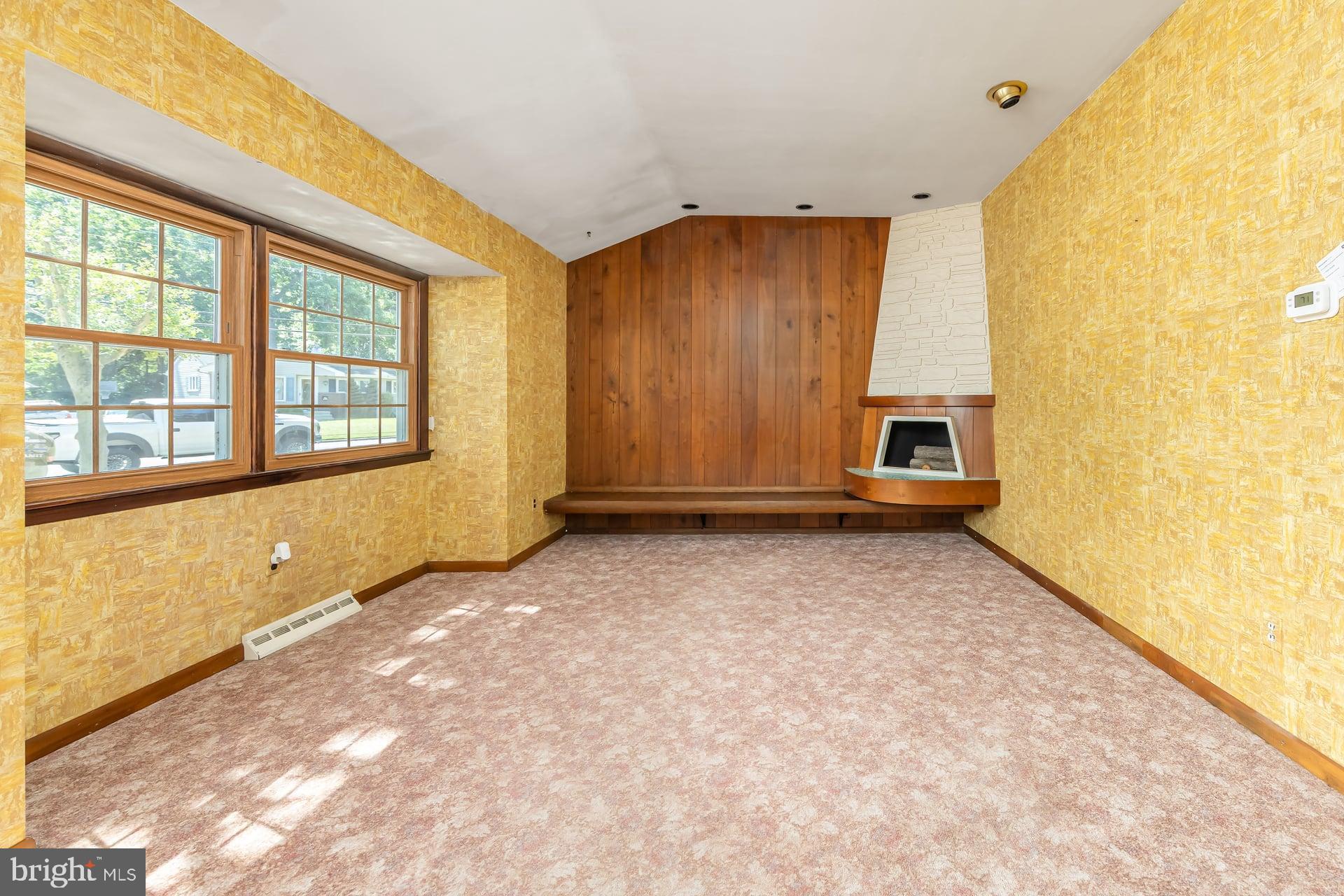 428 WEDGEWOOD DRIVE