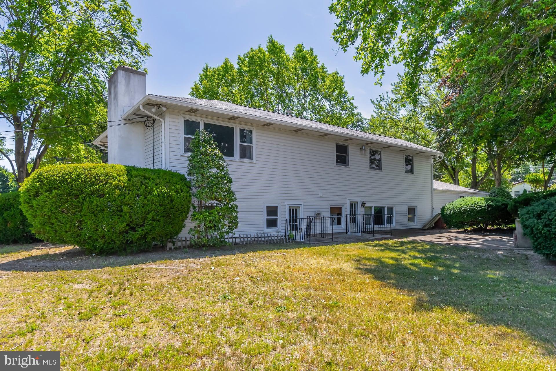 428 WEDGEWOOD DRIVE