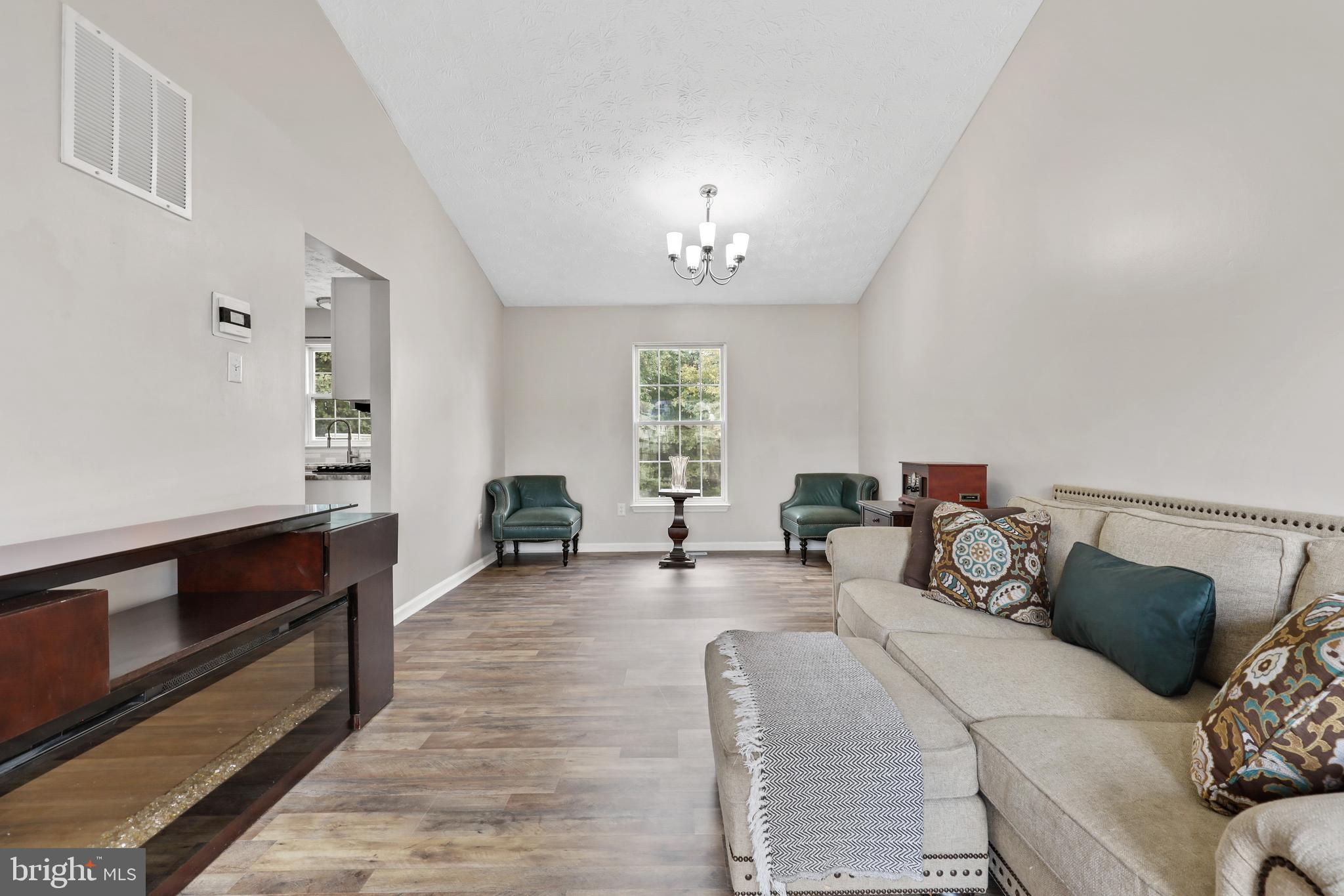 KINGS WOODS - Residential