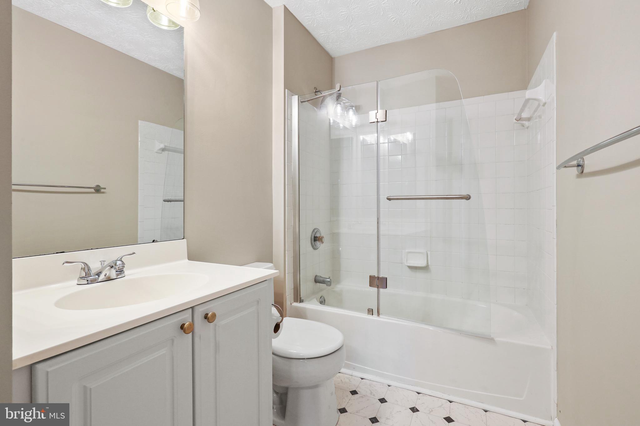 KINGS WOODS - Residential