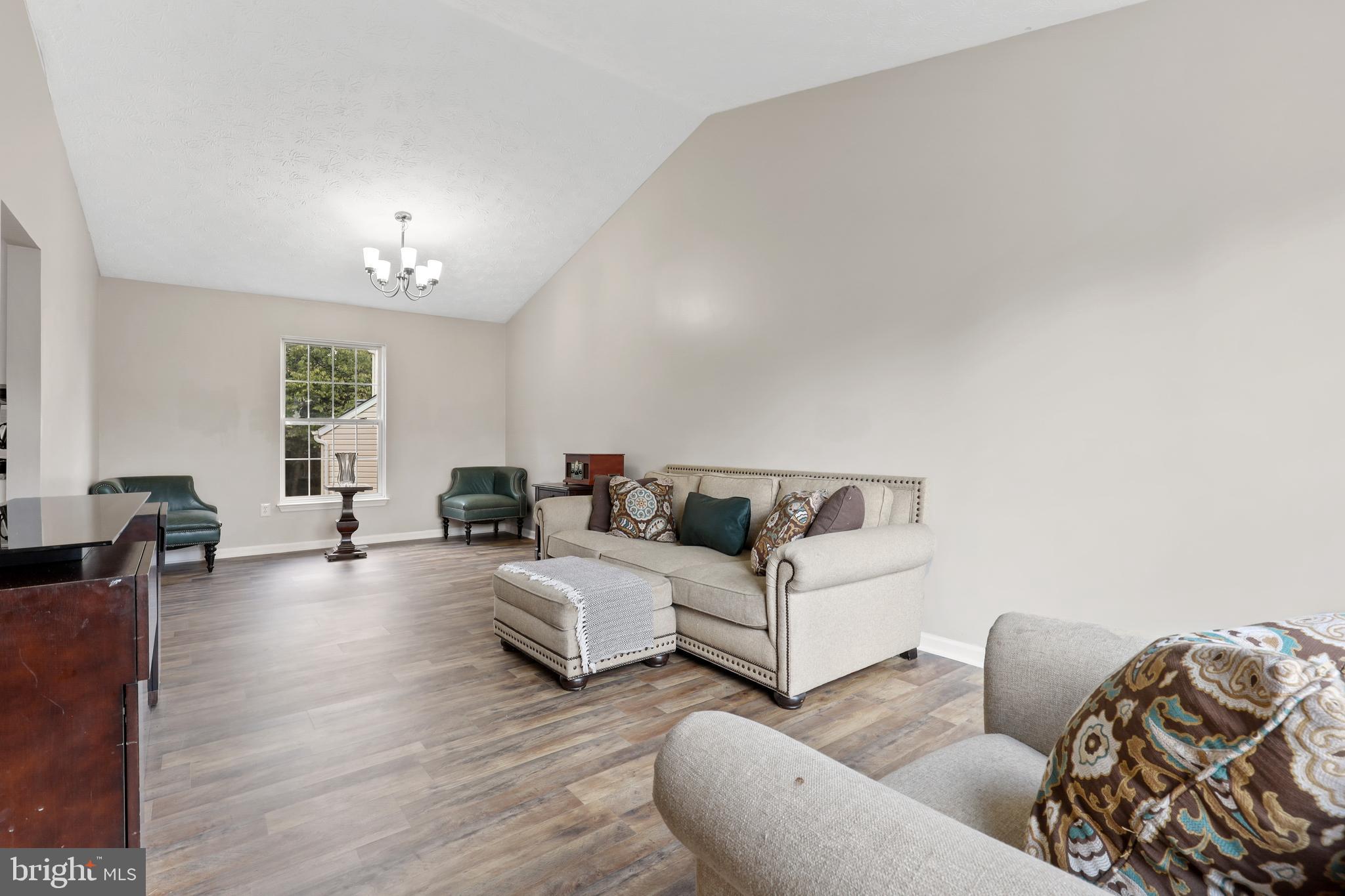 KINGS WOODS - Residential