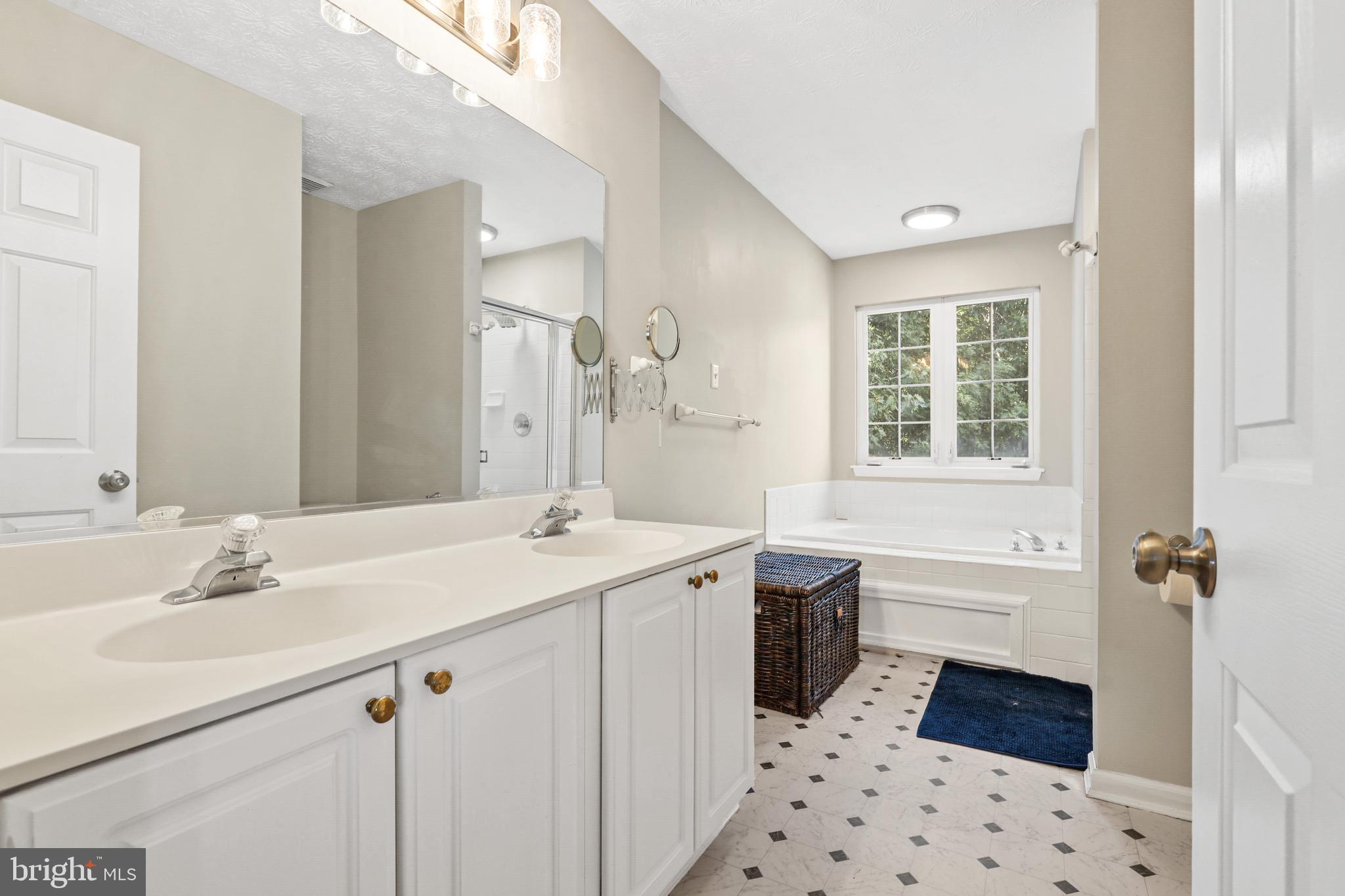 KINGS WOODS - Residential