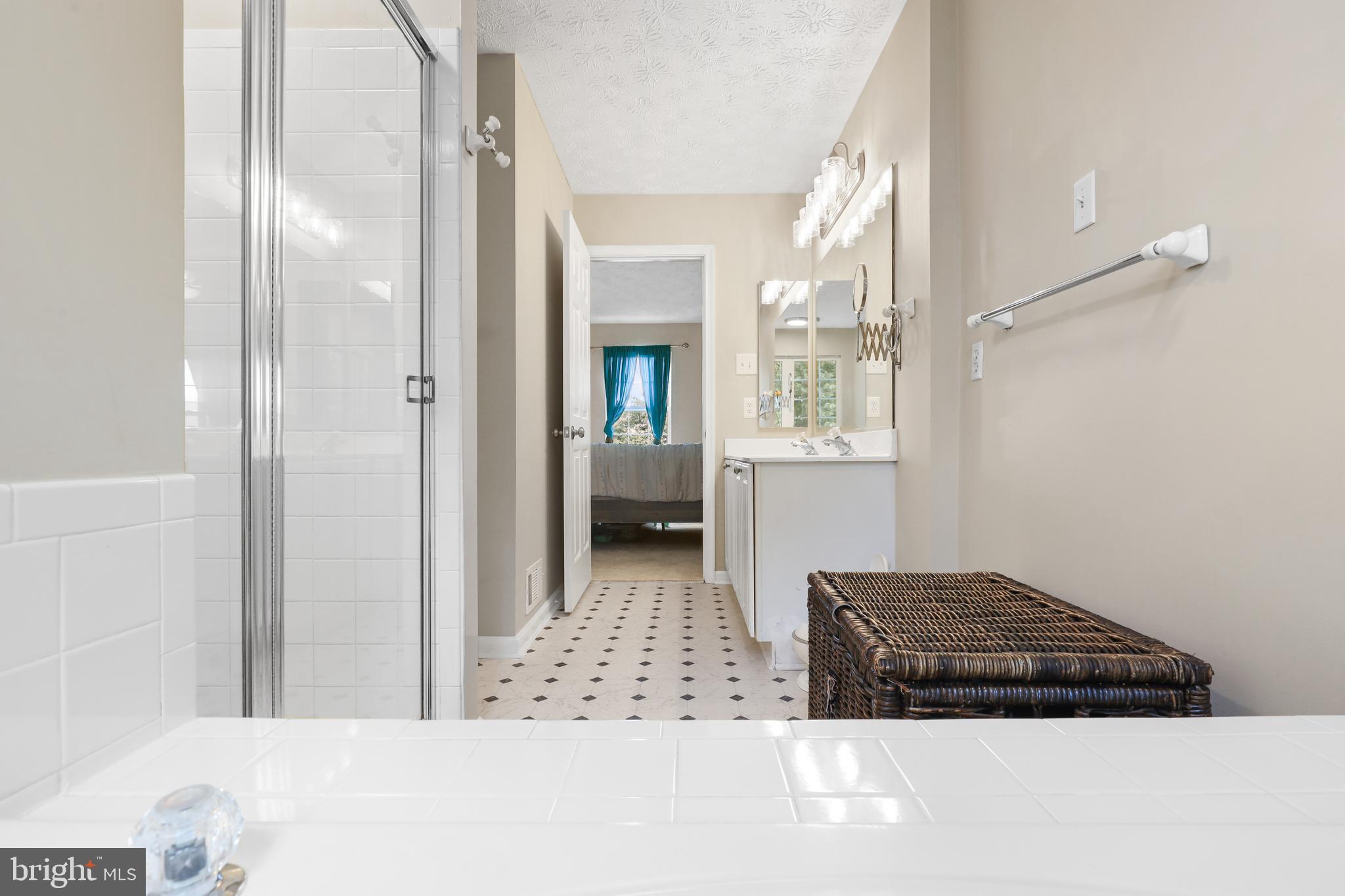 KINGS WOODS - Residential