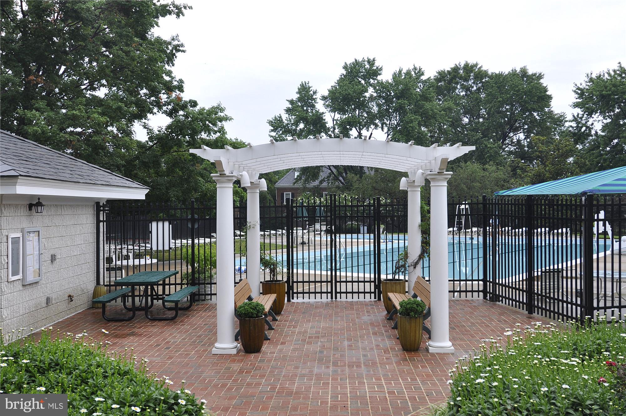 FAIRLINGTON GLEN - Residential