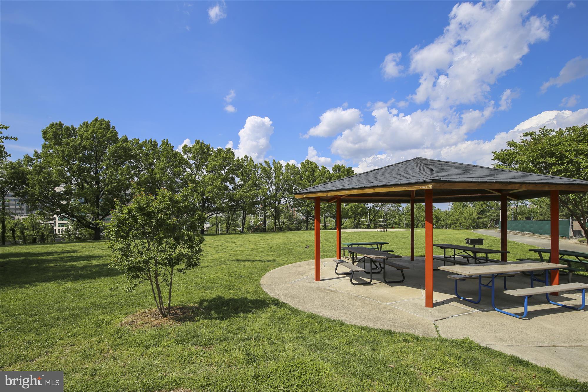 FAIRLINGTON GLEN - Residential