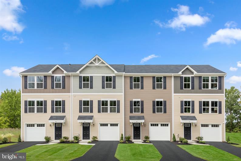 THE LAKES AT MARTINSBURG - Residential