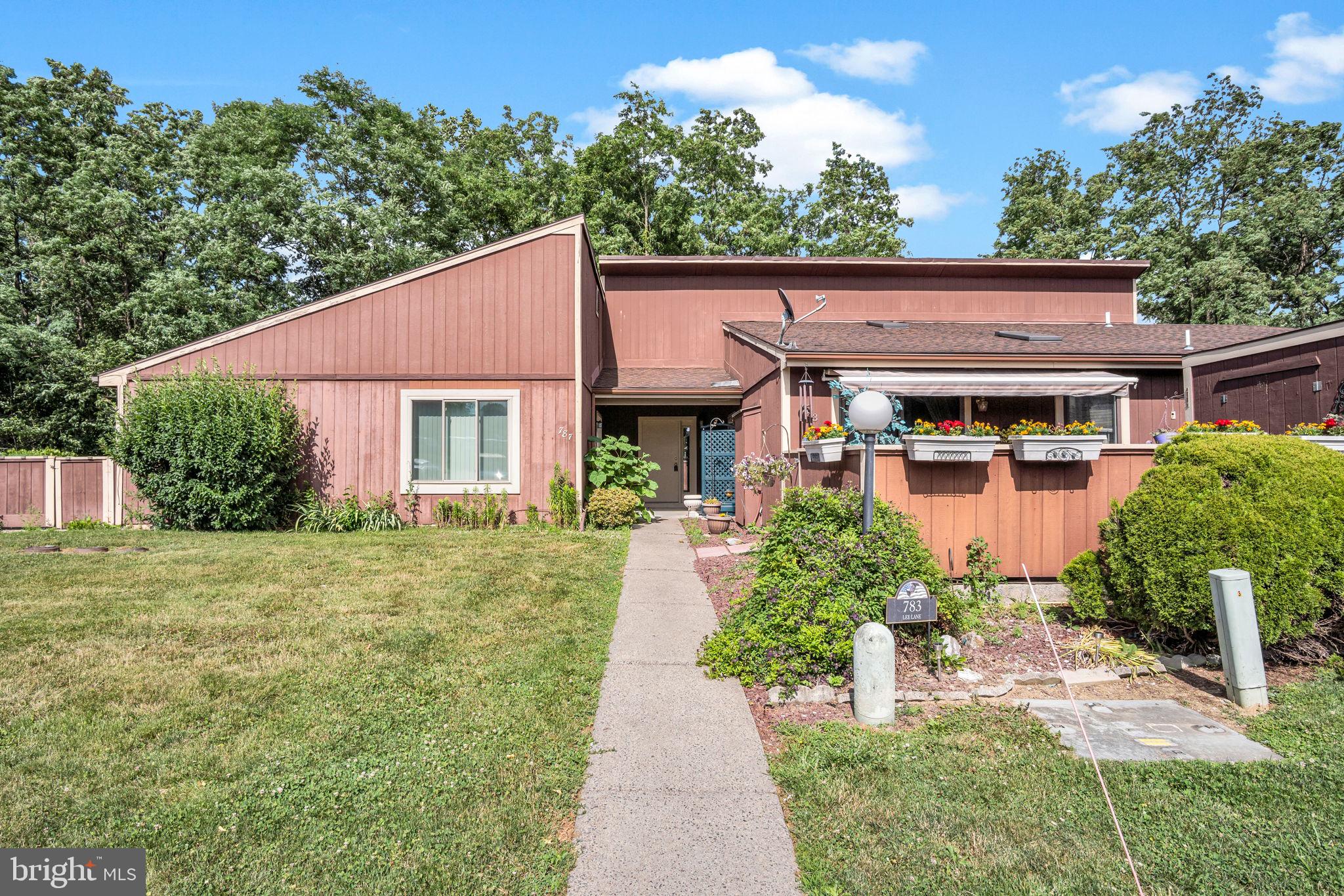 785 LEE LANE