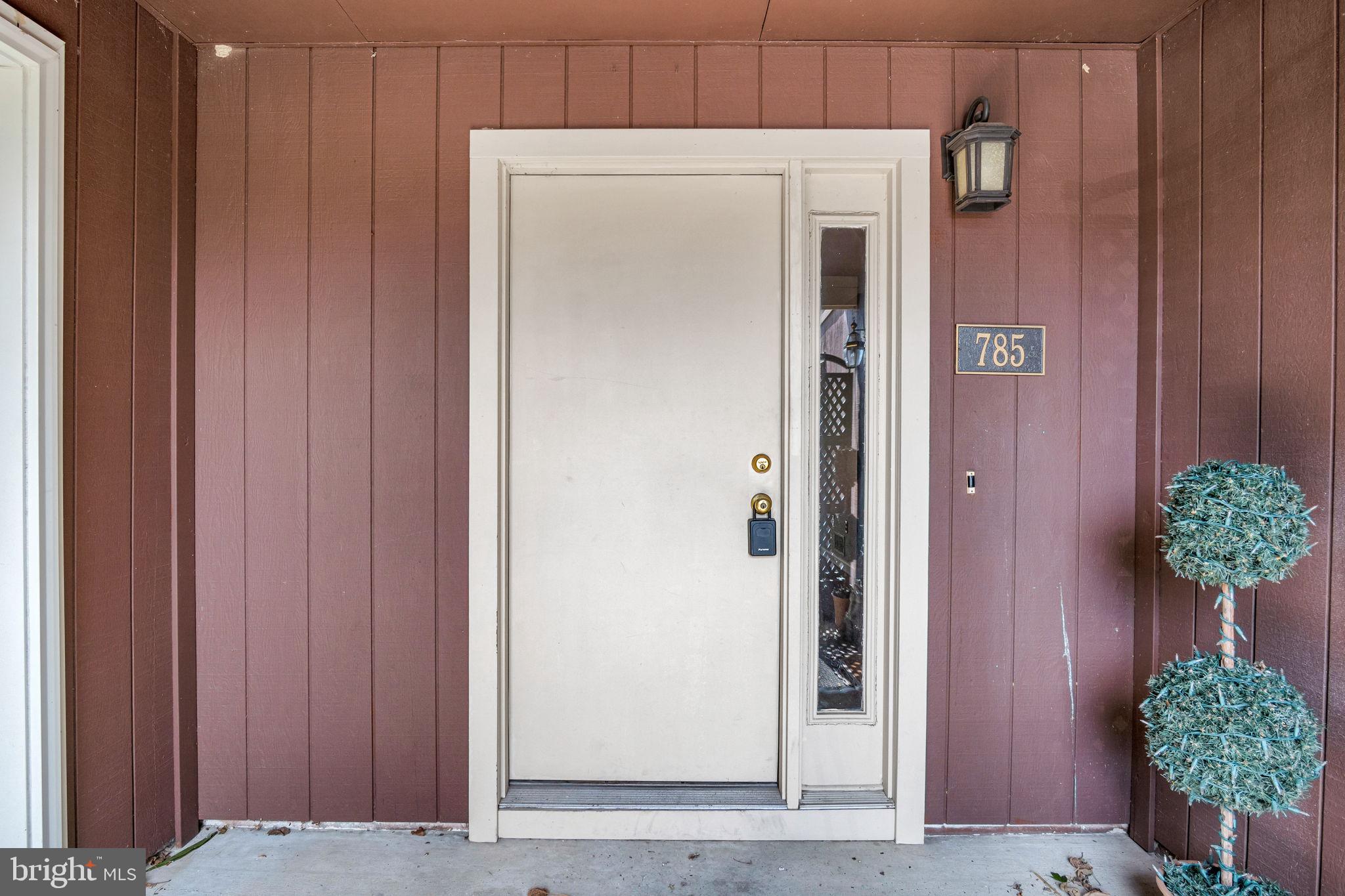 785 LEE LANE