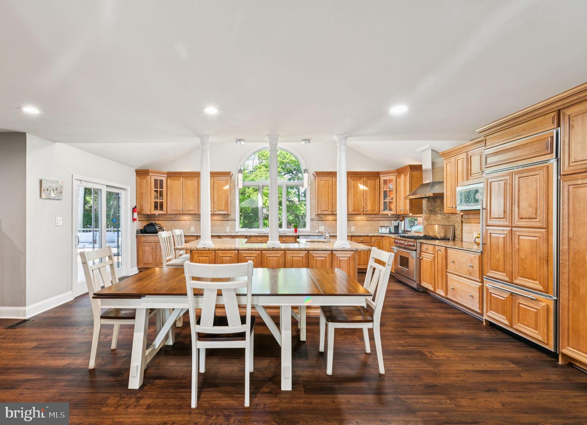 11 RIDGEVIEW COURT