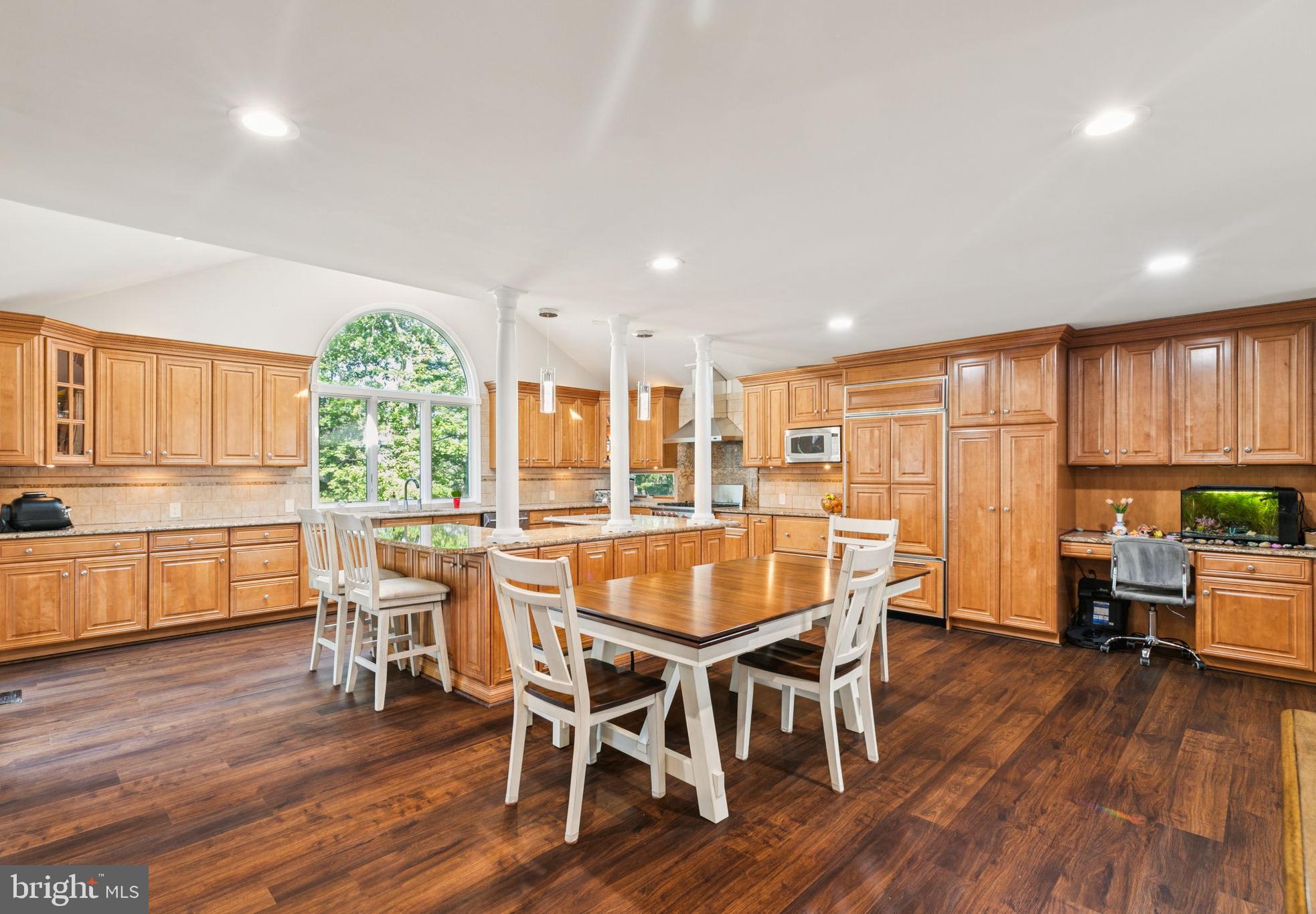11 RIDGEVIEW COURT