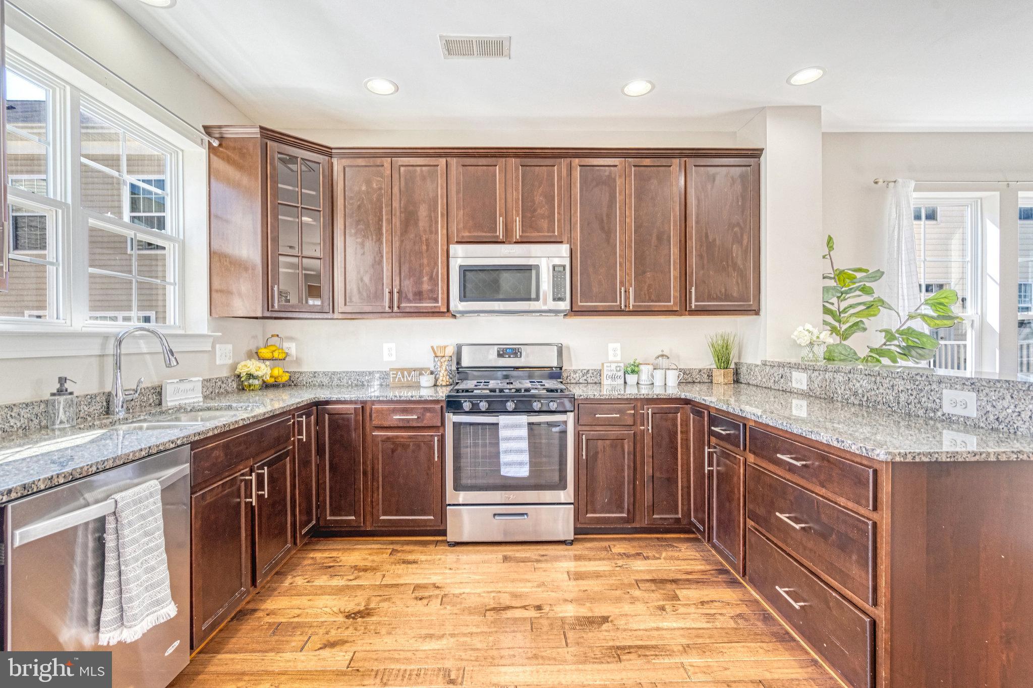 FALLS GROVE CONDOMINIUM - Residential