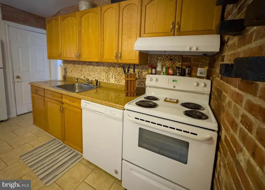 Merchantville, New Jersey 08109, United States, 4 Bedrooms Bedrooms, ,2 BathroomsBathrooms,Residential,Active,193430