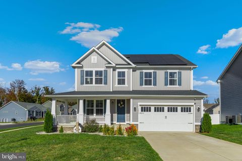 Photo of 7613 Langport Drive, SPOTSYLVANIA, VA 22551 (MLS # VASP2037172) Photo of 7613 Langport Drive, SPOTSYLVANIA, VA 22551 (MLS # VASP2037172)