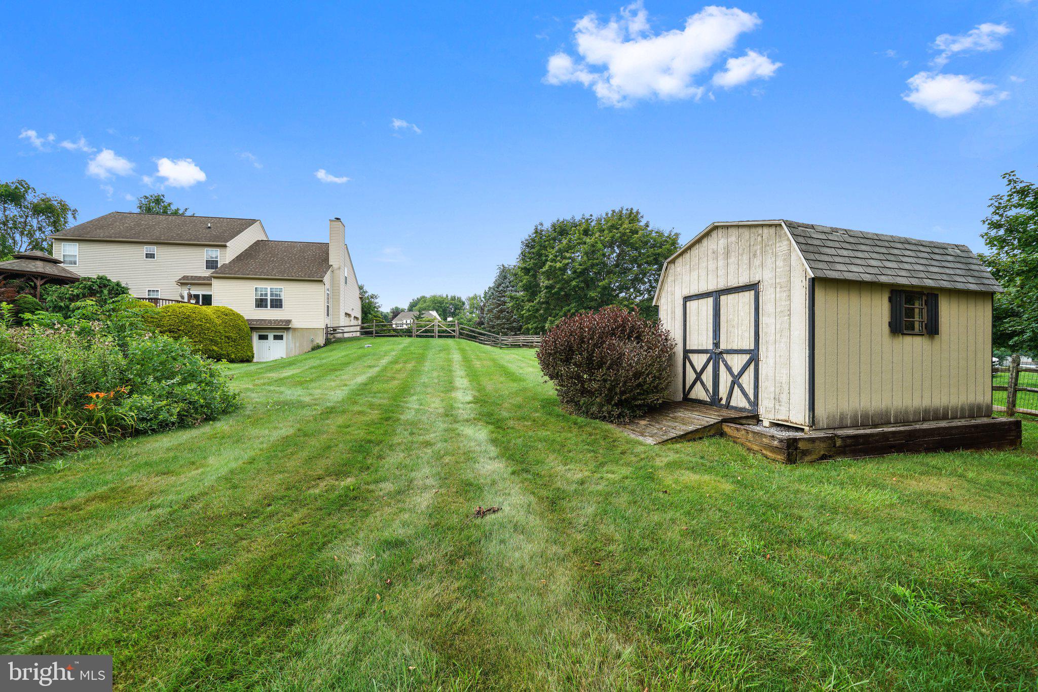 RAMBLEWOOD - Residential