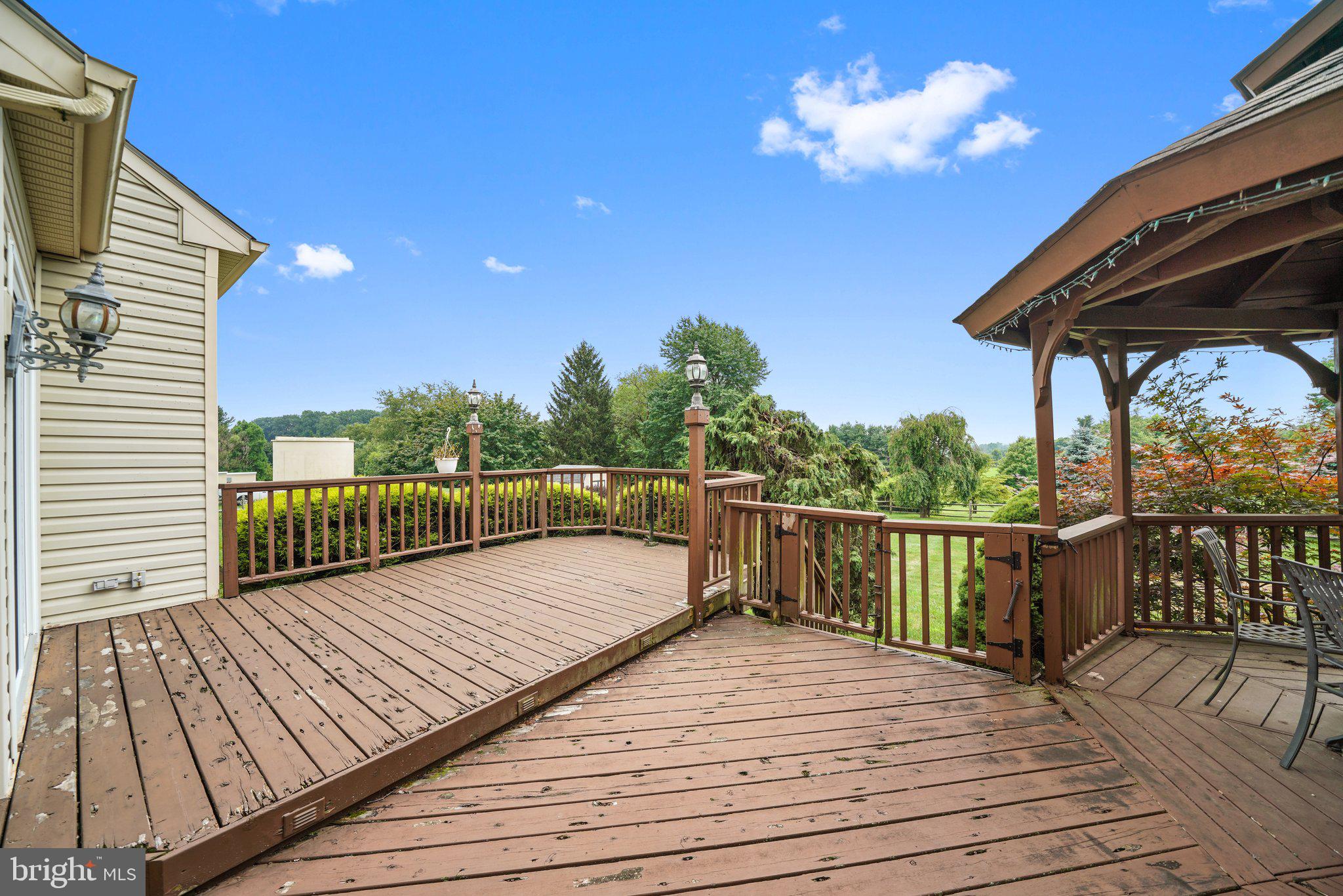 RAMBLEWOOD - Residential