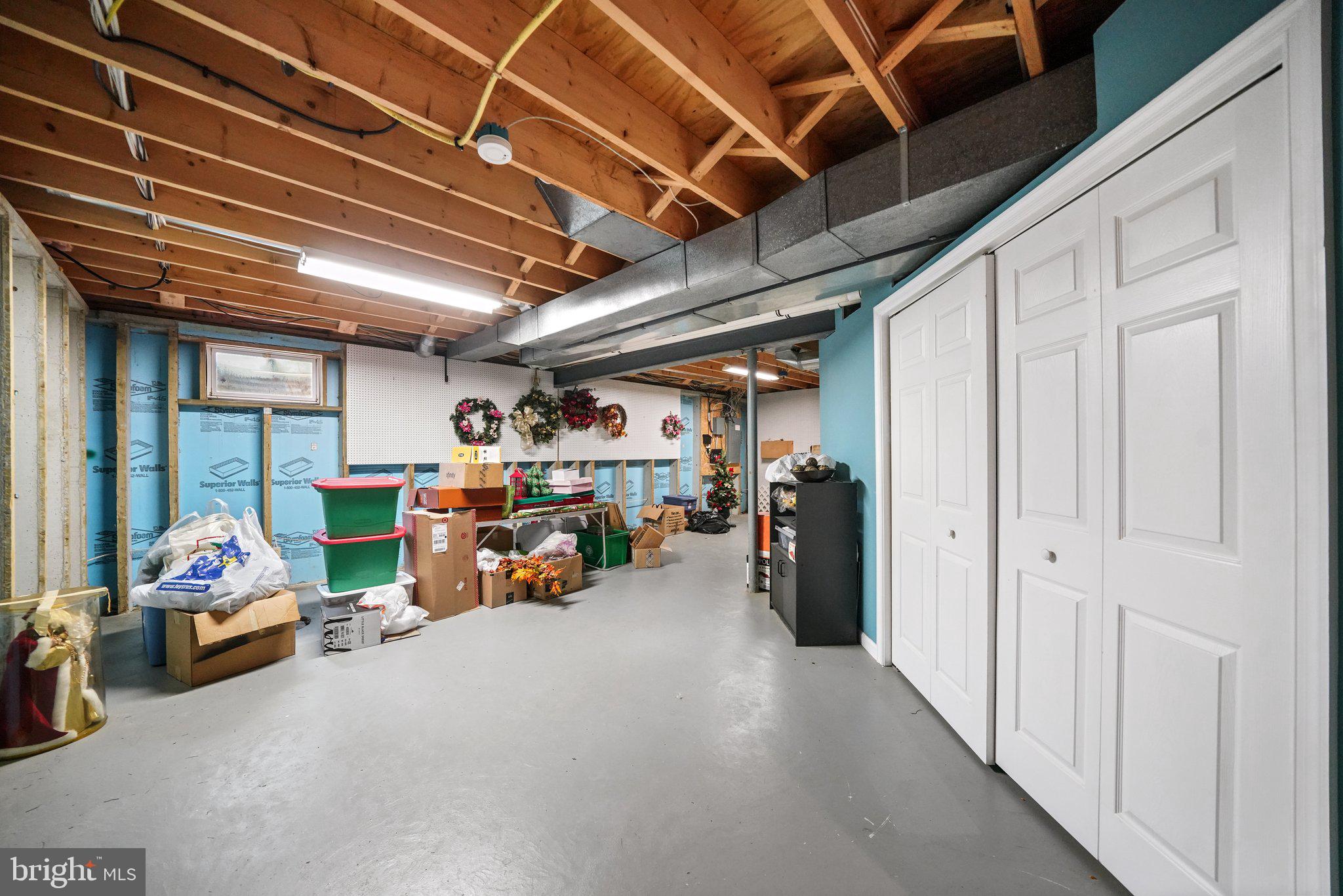 RAMBLEWOOD - Residential