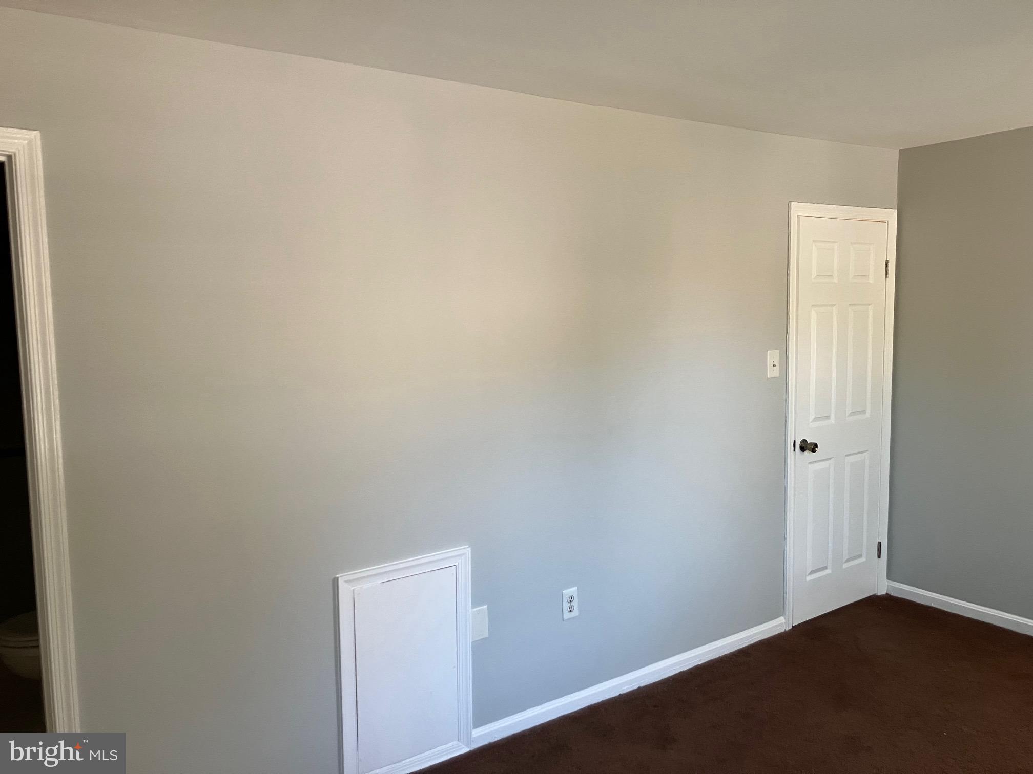 HILLCREST TOWNE - Residential Lease