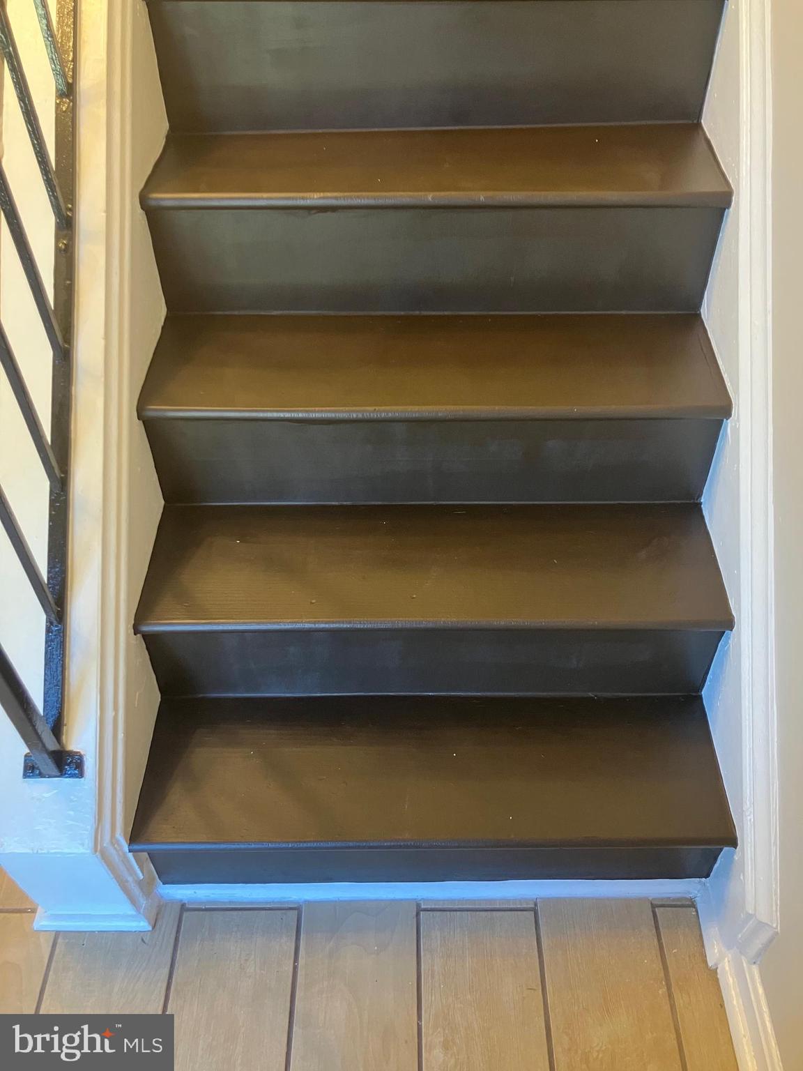 HILLCREST TOWNE - Residential Lease